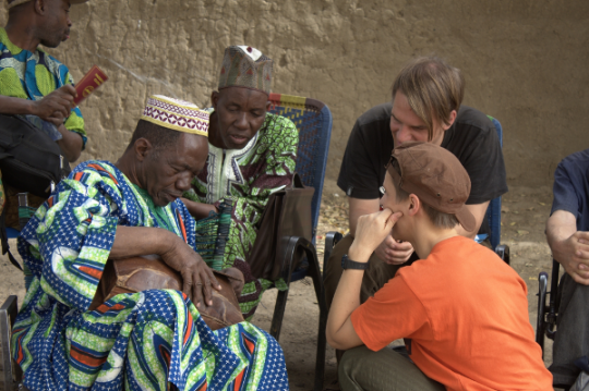 Pendant une délégation de Afrique-Europe-Interact au Office du Niger (en arrière), Mars 2012