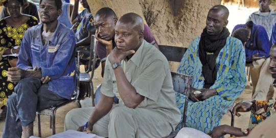 Bakary Traoré während der ersten Versammlung mit Afrique-Europe-Interact im März 2012 in Kourouma