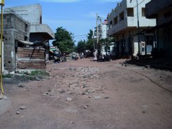 Rue de Djélibougou, juste à côté du bureau de l’AME